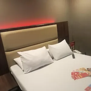 https://hotel-sogo-wood-street-pasay.angeleshotels.net