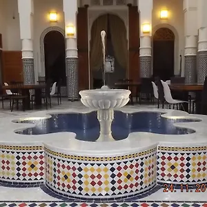riad-au-20-jasmins-spa.hotelfesmorocco.com/