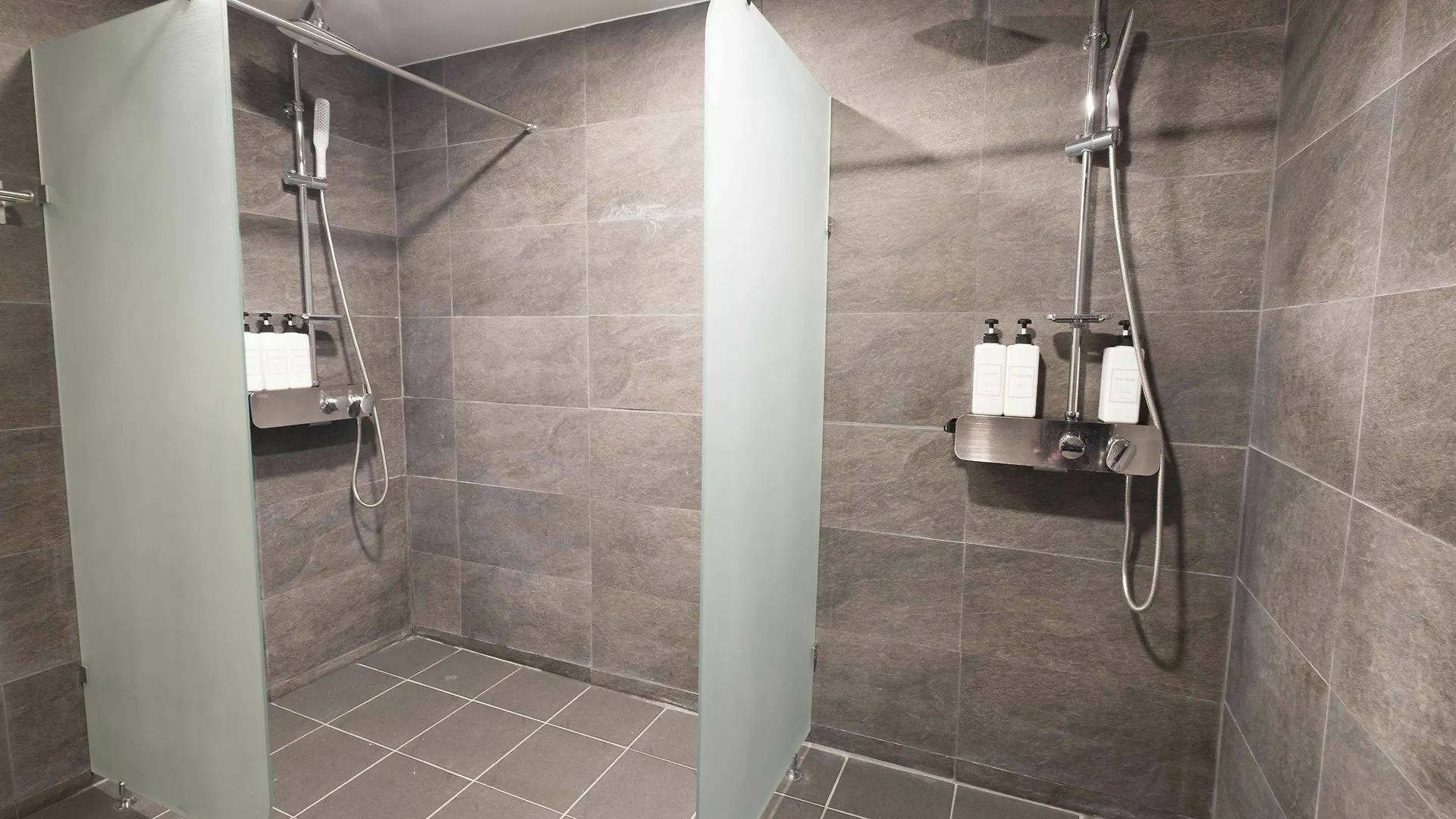 בוסאן Canvas Hostel קוריאה הדרומית